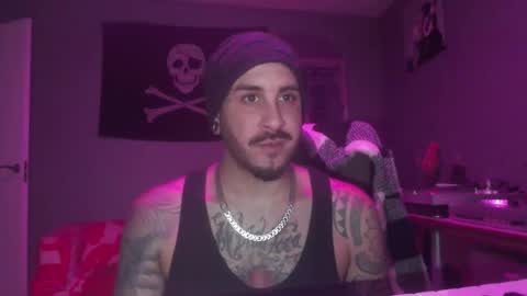 Snapshot of dabirdfree chatting on 11/28/25, 06:16 Destroyer online show from 11/28/25, 06:16