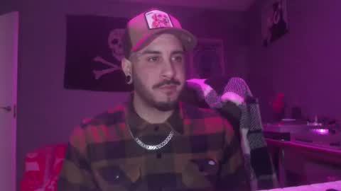 Snapshot of dabirdfree chatting on 11/30/25, 02:15 Destroyer online show from 11/30/25, 02:15