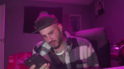 Snapshot of dabirdfree chatting on 12/04/25, 03:27 Destroyer online show from 12/04/25, 03:27