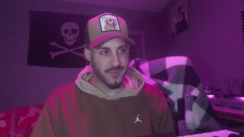 Snapshot of dabirdfree chatting on 12/22/25, 03:47 Destroyer online show from 12/22/25, 03:47