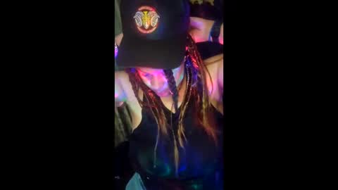 Snapshot of daddett chatting on 12/29/24, 04:38 Daddett iS Wett online show from 12/29/24, 04:38