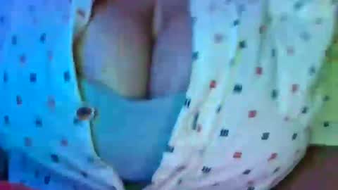 Snapshot of daddett chatting on 02/08/25, 08:32 Daddett iS Wett online show from 02/08/25, 08:32