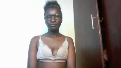 Snapshot of daddies_lover chatting on 03/09/26, 03:05 Goddess online show from 03/09/26, 03:05