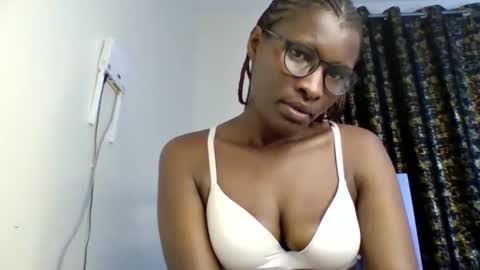 Snapshot of daddies_lover chatting on 04/19/26, 12:00 Goddess online show from 04/19/26, 12:00