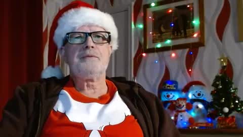 Snapshot of daddiescockforyou chatting on 12/23/24, 08:57 Brian ... online show from 12/23/24, 08:57