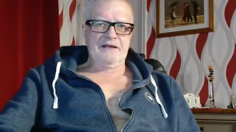 Snapshot of daddiescockforyou chatting on 12/31/24, 08:45 Brian ... online show from 12/31/24, 08:45