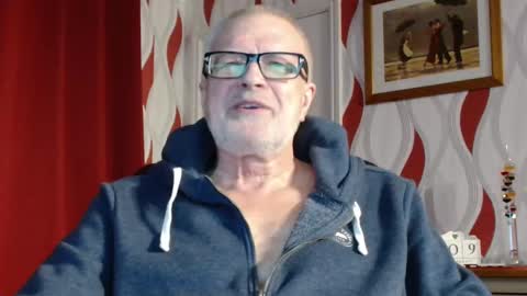 Snapshot of daddiescockforyou chatting on 01/09/25, 08:55 Brian ... online show from 01/09/25, 08:55