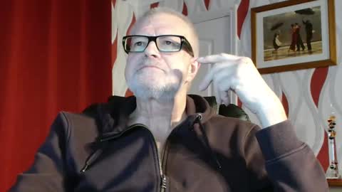 Snapshot of daddiescockforyou chatting on 01/17/25, 09:17 Brian ... online show from 01/17/25, 09:17