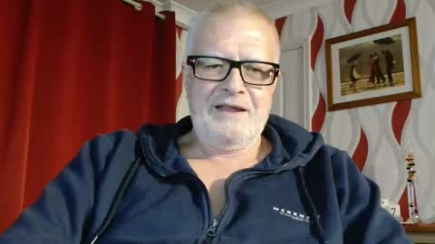 Snapshot of daddiescockforyou chatting on 10/07/25, 08:06 Brian ... online show from 10/07/25, 08:06