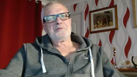 Snapshot of daddiescockforyou chatting on 10/09/25, 08:07 Brian ... online show from 10/09/25, 08:07