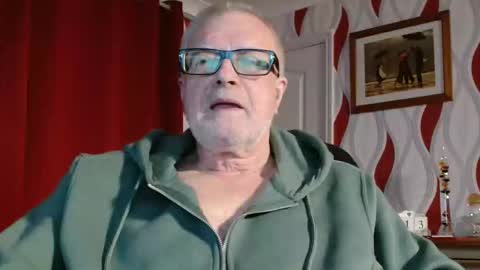 Snapshot of daddiescockforyou chatting on 04/13/26, 07:52 Brian ... online show from 04/13/26, 07:52