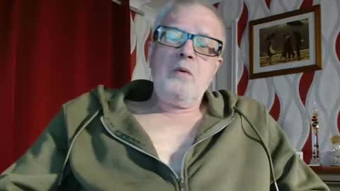 Snapshot of daddiescockforyou chatting on 04/29/26, 07:53 Brian ... online show from 04/29/26, 07:53