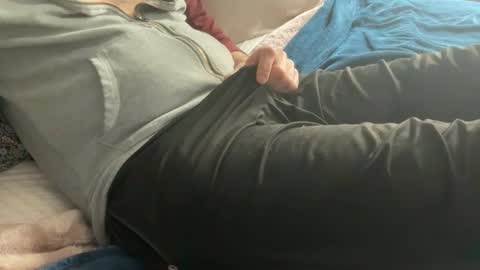 Snapshot of daddnextdoor chatting on 04/19/26, 07:05 daddnextdoor online show from 04/19/26, 07:05