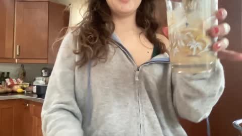 Belle  Email daddydaycarecb  online show from 12/18/25, 04:46