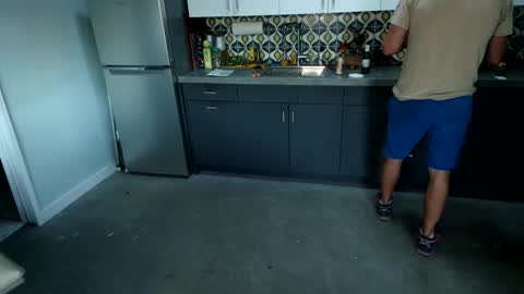 Snapshot of daddycache chatting on 09/15/25, 12:43 bas online show from 09/15/25, 12:43