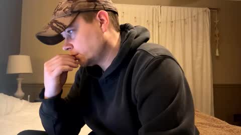 Snapshot of daddycam33 chatting on 12/30/24, 01:15 DaddyCam33 online show from 12/30/24, 01:15