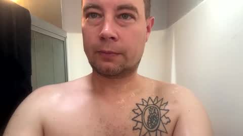 Snapshot of daddycam33 chatting on 10/05/25, 05:00 DaddyCam33 online show from 10/05/25, 05:00