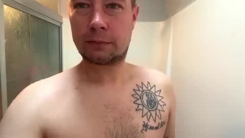 Snapshot of daddycam33 chatting on 10/09/25, 03:43 DaddyCam33 online show from 10/09/25, 03:43