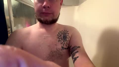 Snapshot of daddycam33 chatting on 04/22/26, 12:24 DaddyCam33 online show from 04/22/26, 12:24