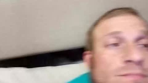 Snapshot of daddydeeevooo chatting on 04/21/26, 04:19 daddydeeevooo online show from 04/21/26, 04:19