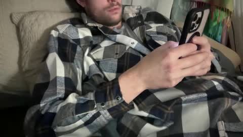 Snapshot of daddydoesit69 chatting on 10/28/25, 10:01 Leo online show from 10/28/25, 10:01