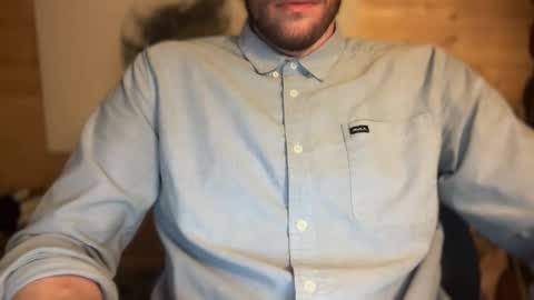 Snapshot of daddydoesit69 chatting on 11/15/25, 07:43 Leo online show from 11/15/25, 07:43