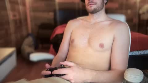 Snapshot of daddydoesit69 chatting on 01/14/26, 11:20 Leo online show from 01/14/26, 11:20