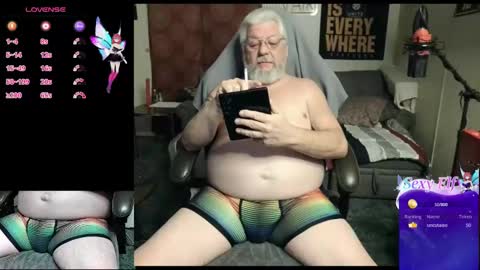 Snapshot of daddydom4fun chatting on 02/07/25, 11:45 Daddydom4fun online show from 02/07/25, 11:45