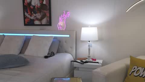 Snapshot of daddyissuessab chatting on 01/02/25, 08:49 Sabrinna Bae online show from 01/02/25, 08:49