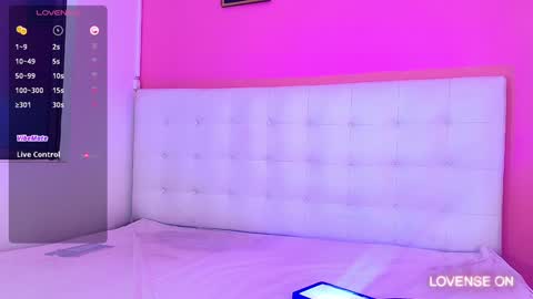 Snapshot of daddyissuesss_ chatting on 12/20/24, 10:54 JAZMIN online show from 12/20/24, 10:54