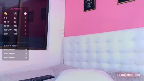 Snapshot of daddyissuesss_ chatting on 01/28/25, 11:17 JAZMIN online show from 01/28/25, 11:17