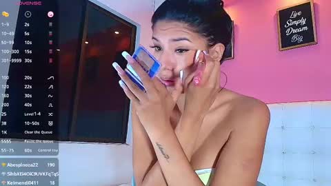 Snapshot of daddyissuesss_ chatting on 02/21/25, 07:32 JAZMIN online show from 02/21/25, 07:32