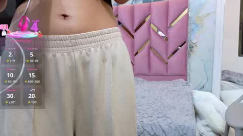 Snapshot of daddyissuesss_ chatting on 09/29/25, 07:30 JAZMIN online show from 09/29/25, 07:30