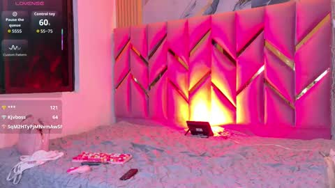 Snapshot of daddyissuesss_ chatting on 10/02/25, 07:43 JAZMIN online show from 10/02/25, 07:43