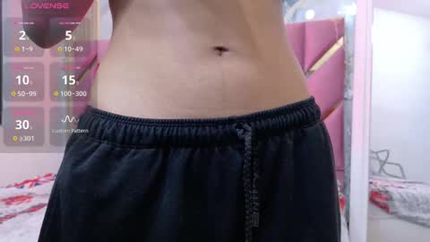 Snapshot of daddyissuesss_ chatting on 10/07/25, 07:22 JAZMIN online show from 10/07/25, 07:22