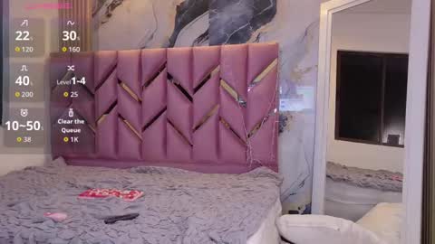 Snapshot of daddyissuesss_ chatting on 10/22/25, 07:46 JAZMIN online show from 10/22/25, 07:46