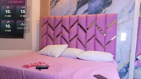 Snapshot of daddyissuesss_ chatting on 11/01/25, 07:16 JAZMIN online show from 11/01/25, 07:16