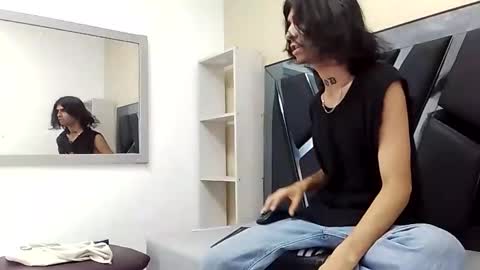 Snapshot of daddyisuues902440 chatting on 02/23/25, 11:44 tayler online show from 02/23/25, 11:44