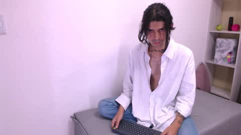 Snapshot of daddyisuues902440 chatting on 03/07/25, 10:35 tayler online show from 03/07/25, 10:35