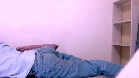 Snapshot of daddyisuues902440 chatting on 03/08/25, 05:59 tayler online show from 03/08/25, 05:59