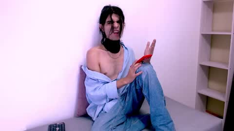 Snapshot of daddyisuues902440 chatting on 03/08/25, 11:05 tayler online show from 03/08/25, 11:05