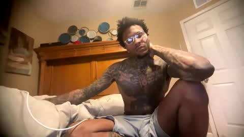 Snapshot of daddyjanimal chatting on 04/17/26, 01:19 sexy tatted king bbc online show from 04/17/26, 01:19