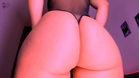 Snapshot of daddylovesmybigbutt chatting on 03/02/25, 09:53 Creamy online show from 03/02/25, 09:53