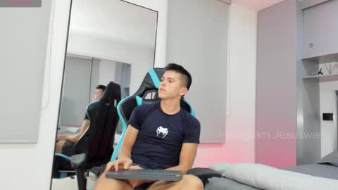 Snapshot of daddyrich4u chatting on 11/21/25, 01:37 daddyrich4u online show from 11/21/25, 01:37