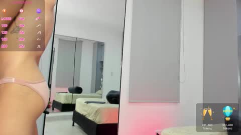 Snapshot of daddyrich4u chatting on 12/05/25, 04:03 daddyrich4u online show from 12/05/25, 04:03