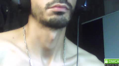 Snapshot of daddyselim chatting on 06/11/26, 12:32 the alpha online show from 06/11/26, 12:32