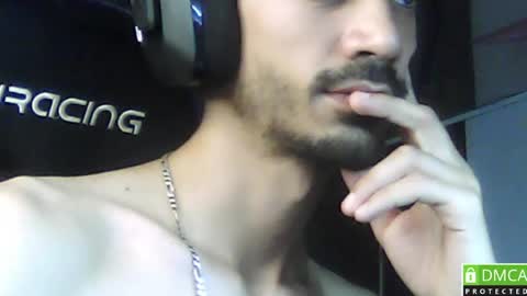 Snapshot of daddyselim chatting on 06/20/26, 02:20 the alpha online show from 06/20/26, 02:20