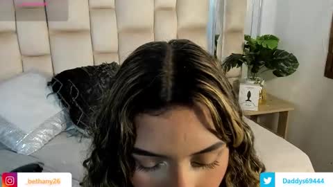 Snapshot of daddysgirrl1_ chatting on 11/19/25, 08:31 Bethany online show from 11/19/25, 08:31