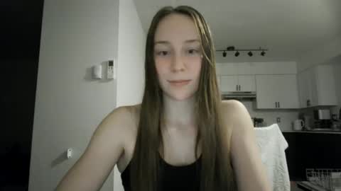 Snapshot of daddysssgoodgirl chatting on 10/21/25, 07:09 daddys good girl online show from 10/21/25, 07:09