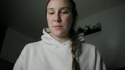 Snapshot of daddysssgoodgirl chatting on 04/22/26, 06:27 daddys good girl online show from 04/22/26, 06:27